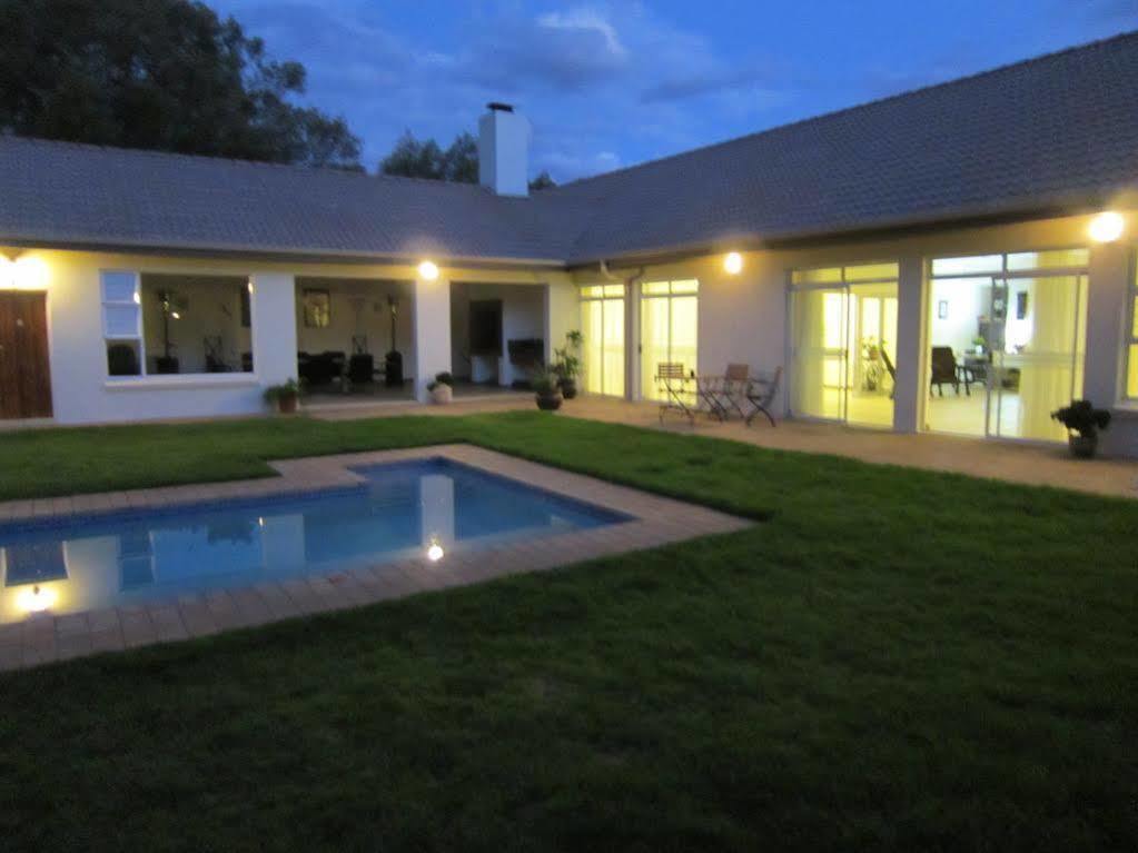 Amohela Guesthouse Midrand Kültér fotó