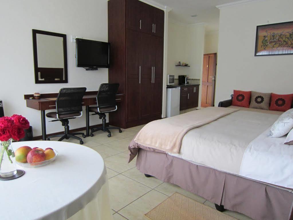 Amohela Guesthouse Midrand Kültér fotó