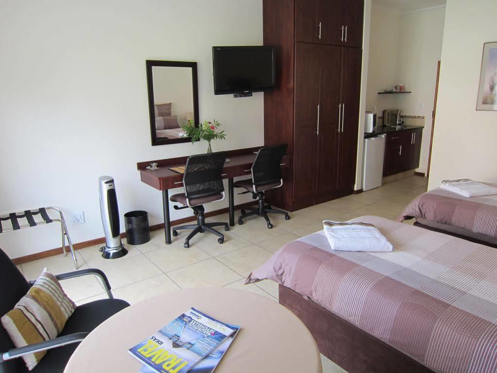 Amohela Guesthouse Midrand Kültér fotó